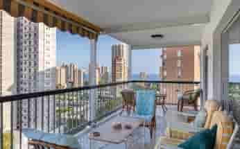 Espectacular Apartamento en Avda. Europa en Benidorm con 42 m2 de terraza y vistas al mar!!