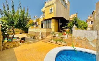 Villa independiente con piscina propia