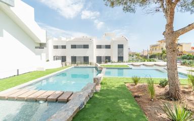 Buy real estate in Torrevieja, Spain. Los Balcones area, 3 bedrooms, 82 m2