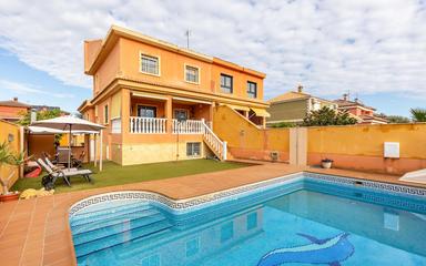 Buy an Town house in Torrevieja, Spain. Aguas Nuevas area, 4 bedrooms, 250 m2