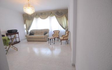 Buy real estate in Torrevieja, Spain. Centro area, 3 bedrooms, 93 m2