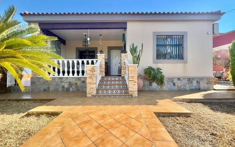 Buy real estate in Torrevieja, Spain. Los Balcones - Los Altos del Edén area, 3 bedrooms, 180 m2
