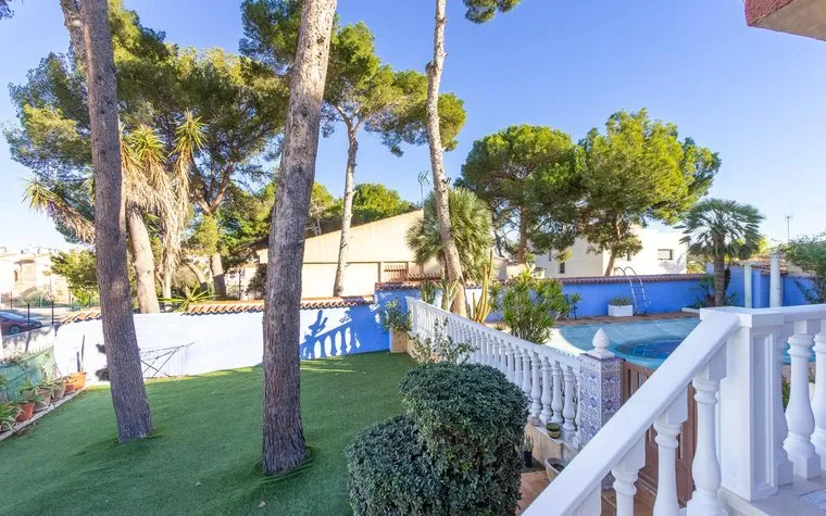 Villa for sale in Torrevieja, Spain. Los balcones area, 4 bedrooms, 230 m2
