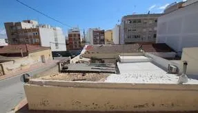 Guardamar del Segura, Spain. Buy an House . CENTRO area, 3 bedrooms, 235 m2 - photo 3