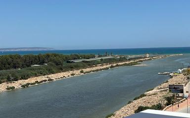 Buy property in Guardamar del Segura, Spain. puerto deportivo area, 2 bedrooms, 68 m2