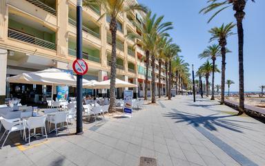 Comprar un Piso en Torrevieja, España. Zona de la  Paseo maritimo, 3 dormitorios, 136 m2