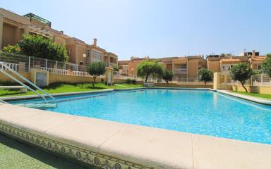 Torrevieja, España. Bienes raíces. Zona de la  Aguas Nuevas, 3 dormitorios, 65 m2