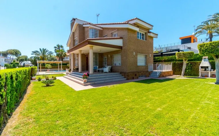 Buy an Villa in Torrevieja, Spain. La veleta area, 5 bedrooms, 462 m2