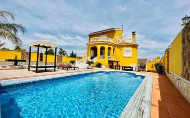 Real estate in Spain, Villa. Urb. Montepinar area, 5 bedrooms, 201 m2