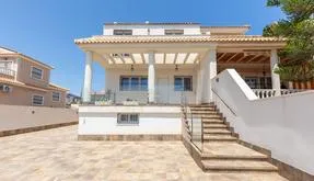 Buy an Villa in Torrevieja, Spain. Aguas Nuevas area, 4 bedrooms, 220 m2 - photo 3