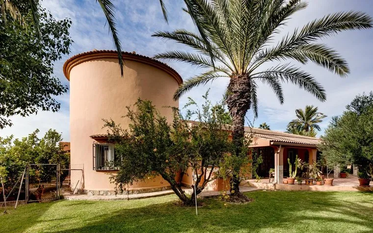 Real estate in Spain, Torrevieja. San luis area, 4 bedrooms, 371 m2