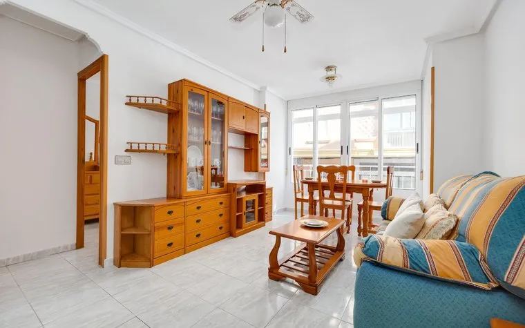 Bienes raíces en España, Torrevieja. Zona de la  Playa del Cura, 2 dormitorios, 55 m2