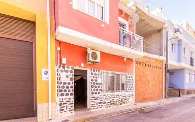 Real estate in Spain, Bungalow. Pilar de la Horadada area, 4 bedrooms, 114 m²