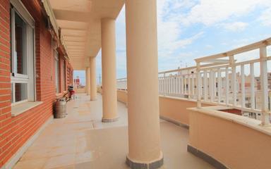 Torrevieja bienes raíces, Ático en venta. Zona de la  Avenida Habaneras, 3 dormitorios, 92 m²