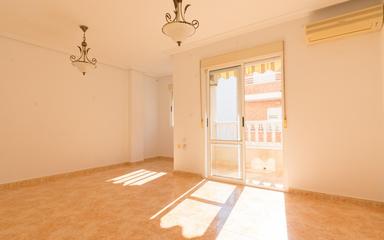 Torrevieja, Spain. Buy an Apartment . Centro area, 4 bedrooms, 102 m²