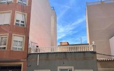 Torrevieja, España. Bienes raíces. Zona de la  Estacion de autobuses, 4 dormitorios, 156 m²