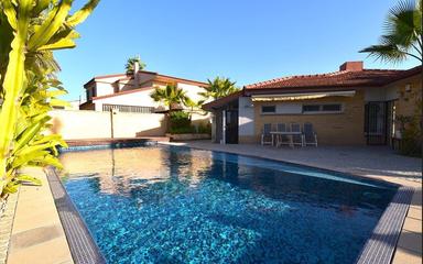 Ориуэла Коста недвижимость, продается Таунхаус. Район La Zenia, 4 спальни, 240 m²