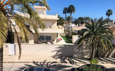 Villa in Orihuela Costa, Spain. Cabo Roig area, 4 bedrooms, 260 m²