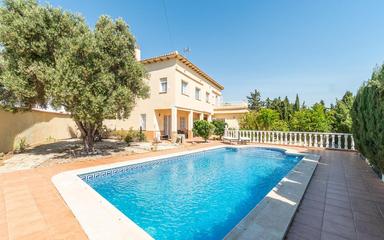 Real estate Torrevieja, Villa for sale. La Mata area, 4 bedrooms, 208 m²