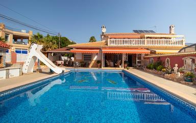 Orihuela Costa, Spain. Buy an Villa . La Regia area, 5 bedrooms, 265 m²