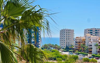 Comprar un Piso en Torrevieja, España. Zona de la  Punta Prima, 2 dormitorios, 138 m²