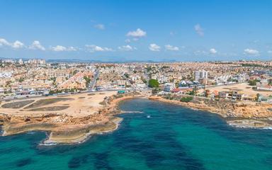 Comprar un Bungalow en España, Torrevieja. Zona de la  Los Frutales, 4 dormitorios, 105 m²