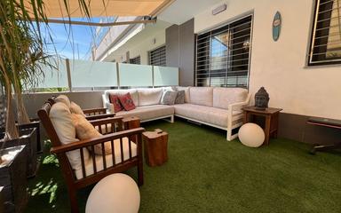 Comprar un Bungalow España. Zona de la  Pueblo Latino, 2 dormitorios, 70 m²