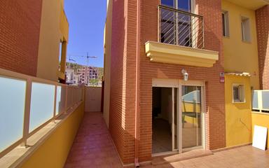 Real estate Guardamar del Segura, Bungalow for sale. Carrer Carcaixent area, 3 bedrooms, 186 m²