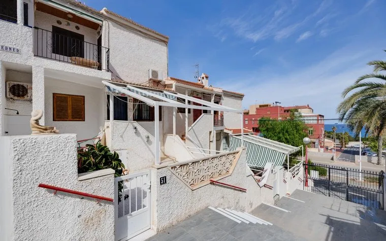 Propiedades en Torrevieja. Zona de la  Cabo cervera, 2 dormitorios, 45 m2