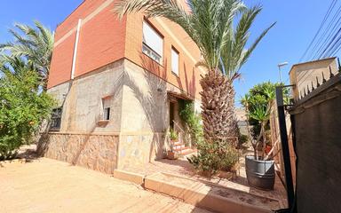 Купить Таунхаус в Торревьеха, Испания. Район Nueva Torrevieja, 5 спален, 230 m²