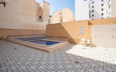 Buy real estate in Torrevieja, Spain. Centro area, 2 bedrooms, 71 m2