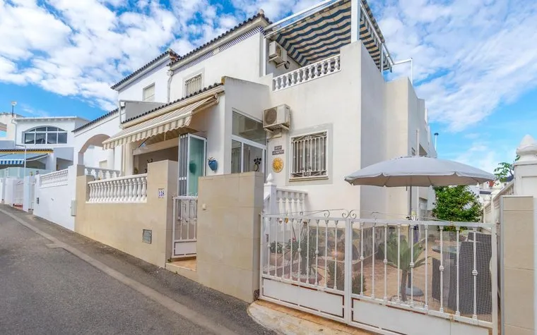 Comprar un Duplex en Torrevieja, España. Zona de la  Los Balcones - Los Altos del Edén, 3 dormitorios, 89 m2