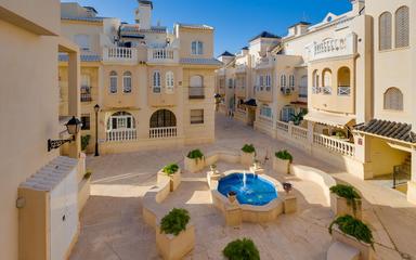 Bienes raíces Torrevieja, Piso en venta. Zona de la  Playa de los Locos, 1 dormitorio, 67 m2