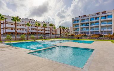 Orihuela Costa bienes raíces, Piso en venta. Zona de la  Villamartín-Las Filipinas, 2 dormitorios, 94 m2