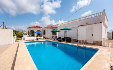 Недвижимость Торревьеха, продается Вилла. Район La Siesta - El Salado - Torreta, 3 спальни, 85 м2