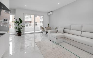 Торревьеха, Испания. Недвижимость. Район torrevieja, 3 спальни, 90 m²