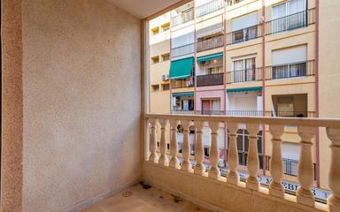 Torrevieja, España. Bienes raíces. Zona de la  Centro, 2 dormitorios, 61 m²