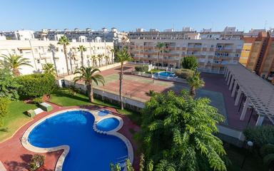 Comprar un Piso en Torrevieja, España. Zona de la  Playa del Cura, 2 dormitorios, 51 m²