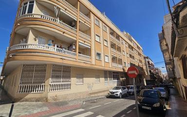 Comprar un Piso en Torrevieja, España. Zona de la  Playa de los Locos, 2 dormitorios, 58 m²