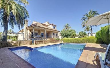 Comprar una vivienda en España. Zona de la  Mil Palmeras, 4 dormitorios, 342 m²