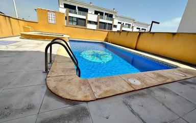 Bienes raíces Guardamar del Segura, Bungalow en venta. Zona de la  Carrer Carcaixent, 3 dormitorios, 168 m²