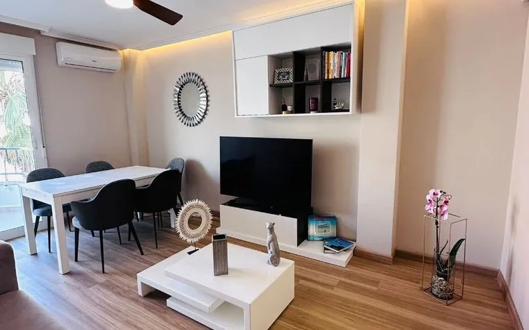 102m2 Apartment, 3 Bedrooms by the Beach, Terrace, and Elevator