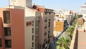 Flat 3 bedrooms 140 m2 in Ramón Gallud - photo 2