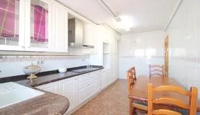Flat 3 bedrooms 140 m2 in Ramón Gallud - photo 3
