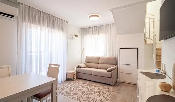 Great Opportunity! Stunning Duplex Penthouse with Panoramic Views of the Sea, Torrevieja & the Pink Lake - photo 1