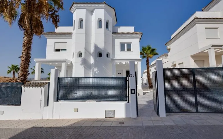 Spain real estate. El Oasis area, 2 bedrooms, 109 m2, 2 bedrooms, 109 m² — €280000