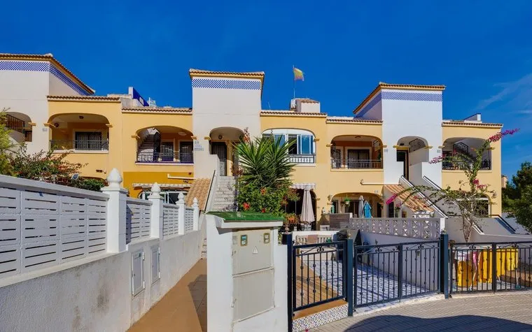 Buy an Bungalow in Orihuela Costa, Spain. Los Altos area, 2 bedrooms, 65 m2