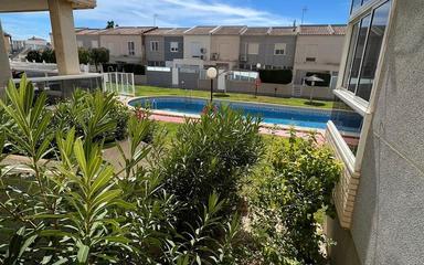 Bienes raíces Torrevieja, Piso en venta. Zona de la  Aguas Nuevas, 2 dormitorios, 75 m²