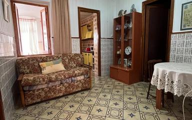 Buy an House in Guardamar del Segura, Spain. Pueblo area, 3 bedrooms, 129 m²