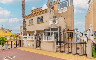 Buy an Town house in Torrevieja, Spain. La Siesta - El Salado - Torreta area, 3 bedrooms, 86 m2